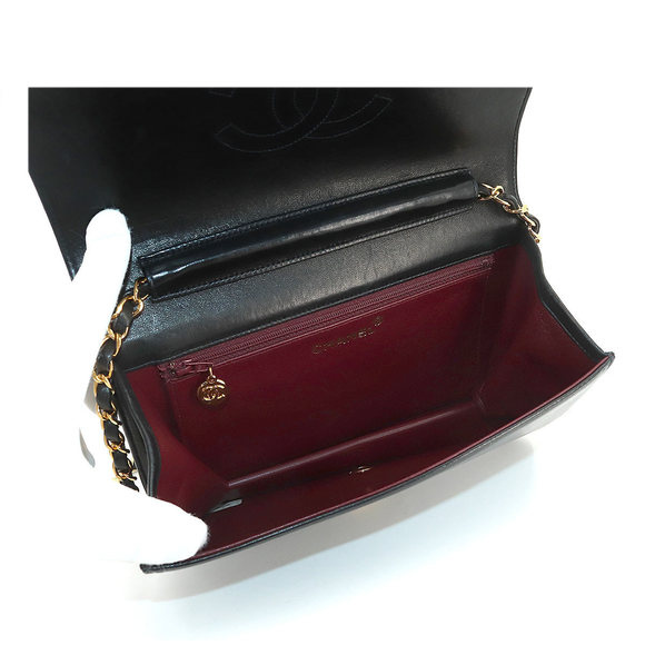 Chanel Matelasse Chain Shoulder Bag Leather Black Gold Hardware Push Lock - Picture 6 of 7